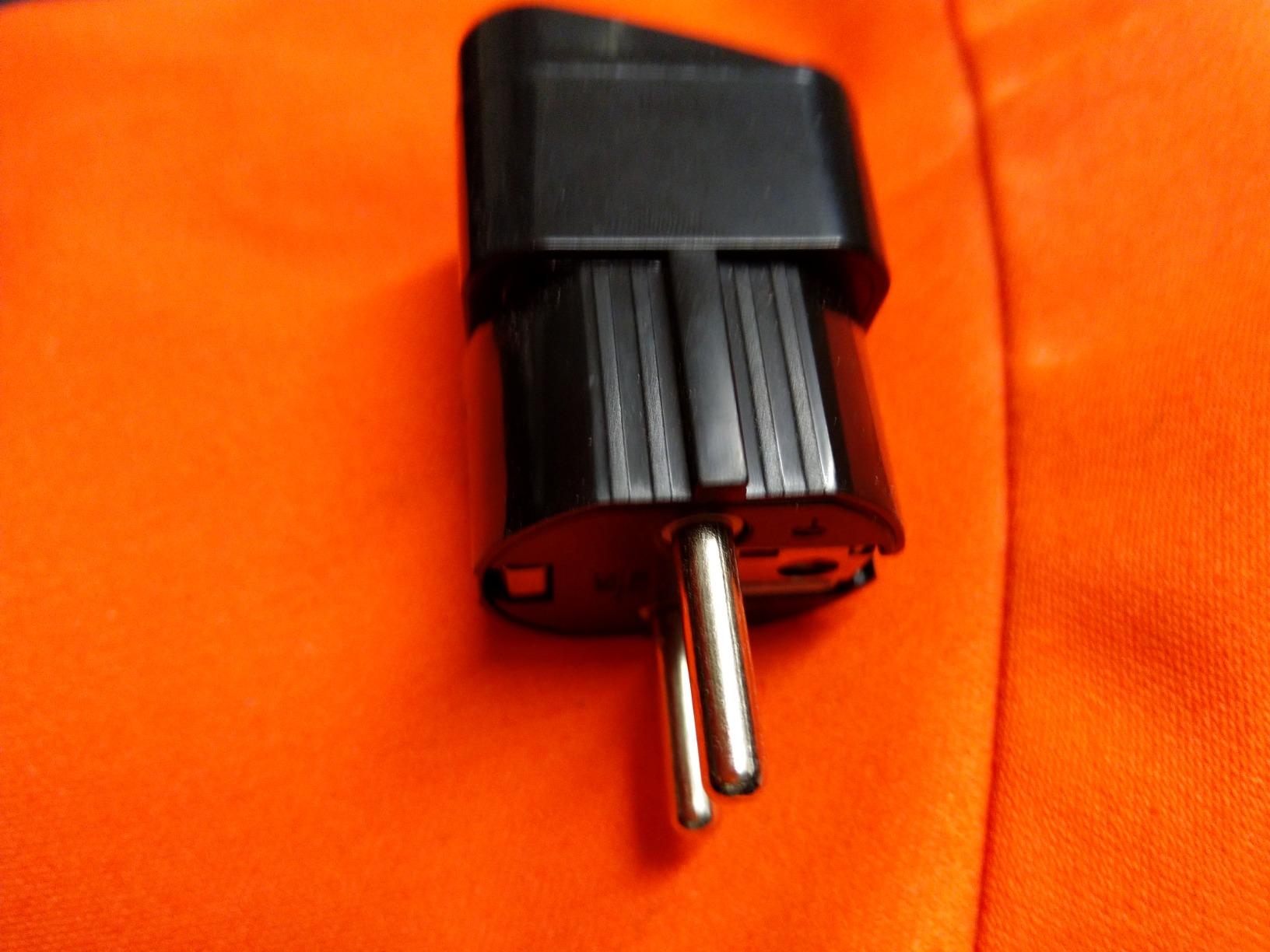 Maclean Energy MCE155 Reiseadapter UK-EU Schuko 1 Stück