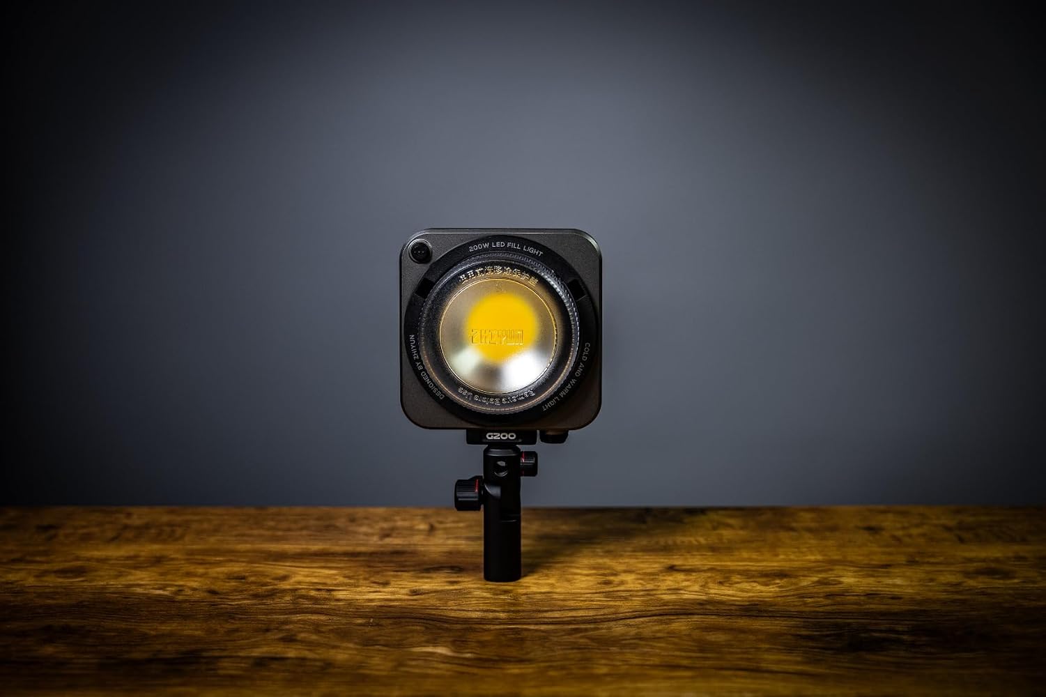 Zhiyun Molus G200 Videoleuchte 200W Bowens 2700-6500K