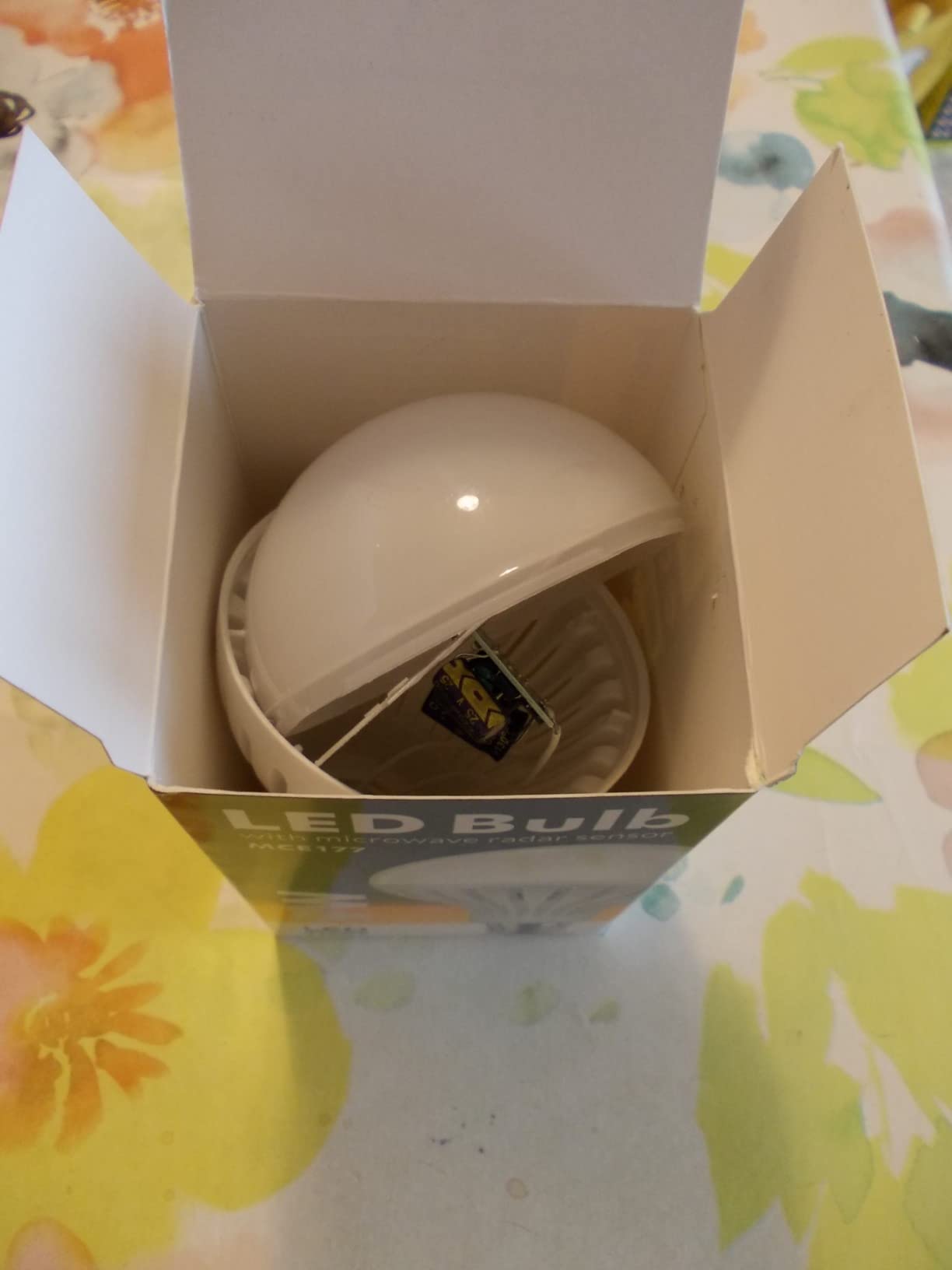 Maclean MCE177 LED Glühbirne E27 Warmweiß 9W Bewegungsmelder
