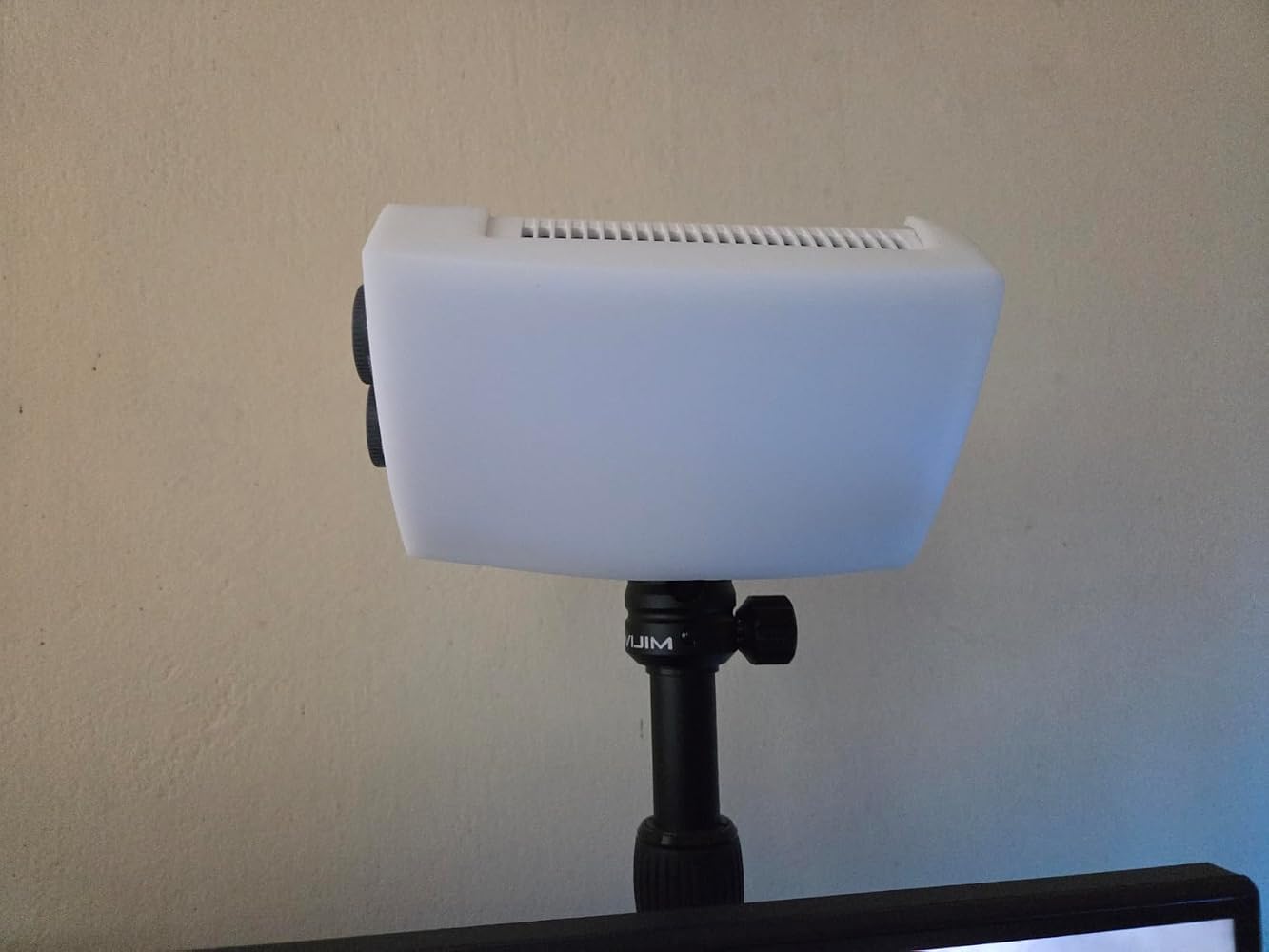 Zhiyun CINEPEER CX50 RGB Pocket COB Leuchte 50W Vollfarbe