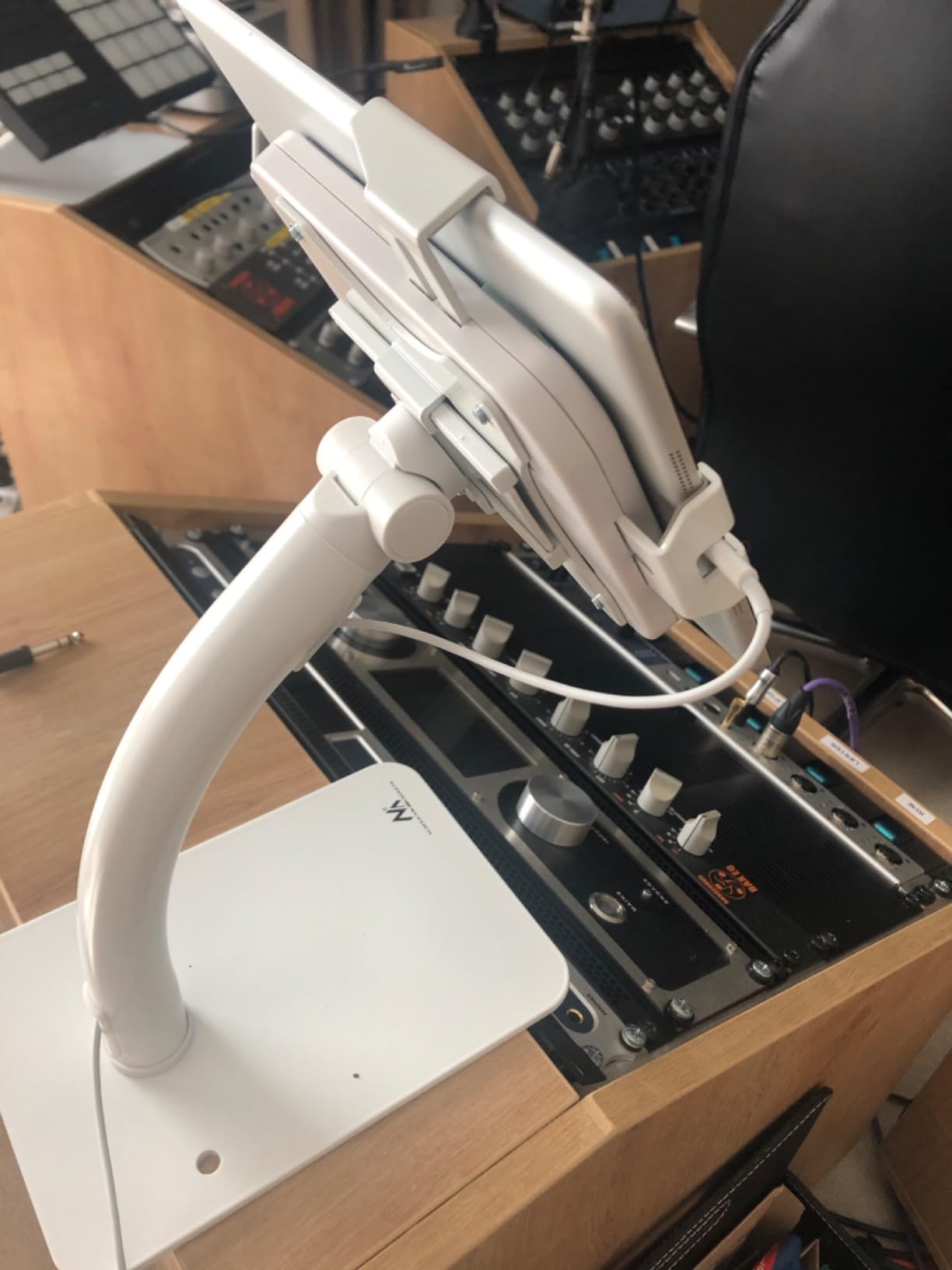 Maclean MC-468 Tablet Halterung Weiß 7,9-11 Zoll Tisch Wand