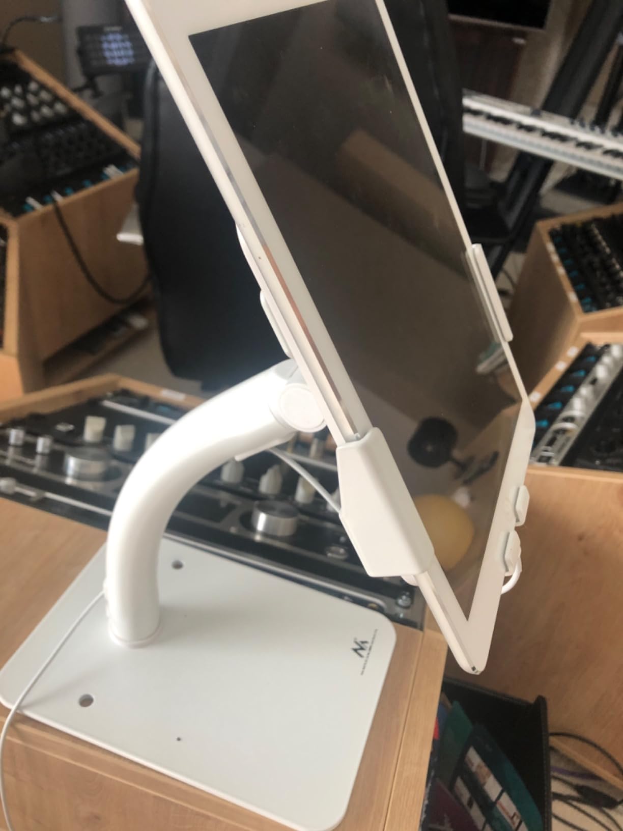 Maclean MC-468 Tablet Halterung Weiß 7,9-11 Zoll Tisch Wand