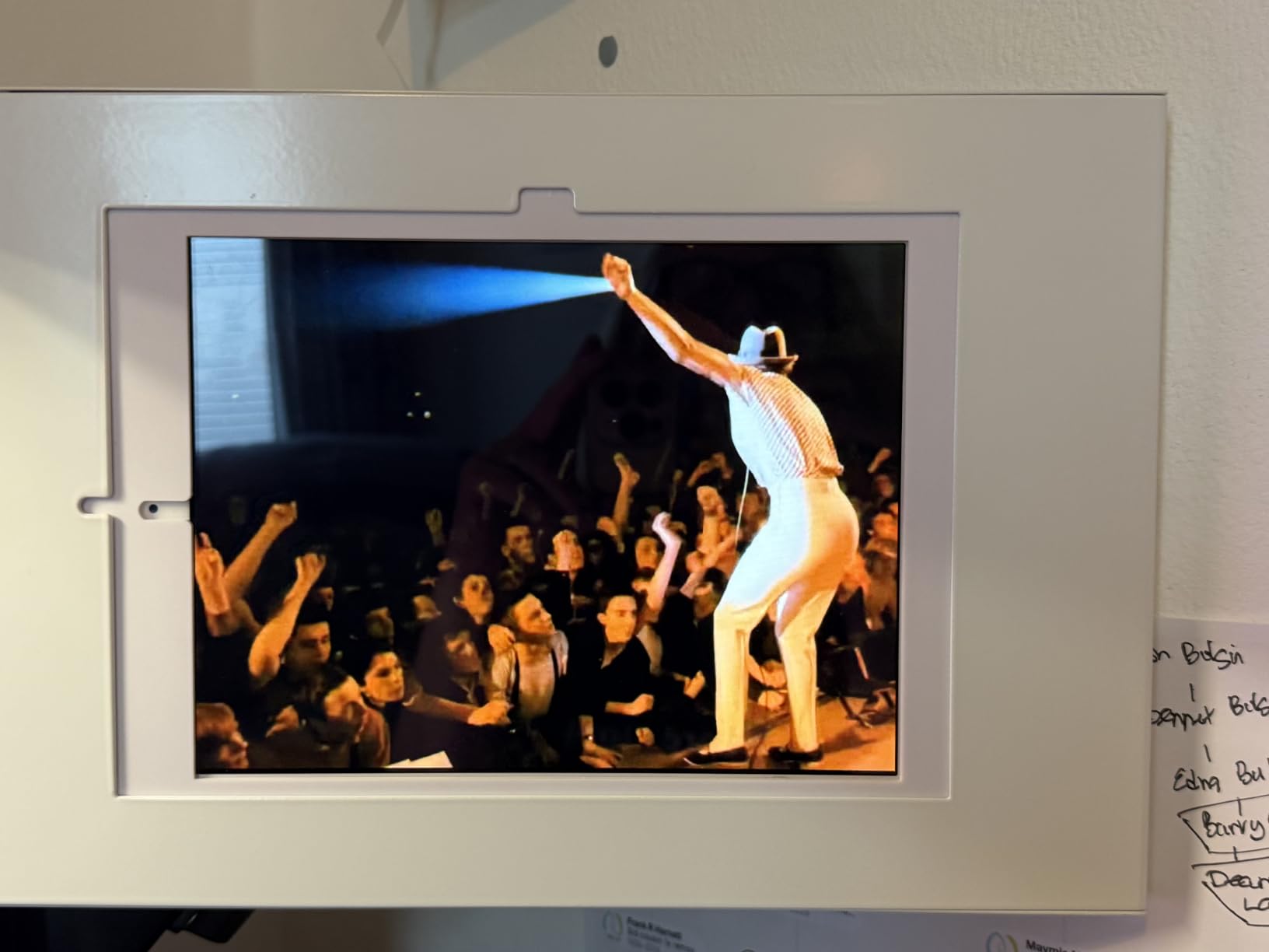 Maclean MC-474 Tablet-Wandhalterung weiß 9,7-11" Diebstahlschutz