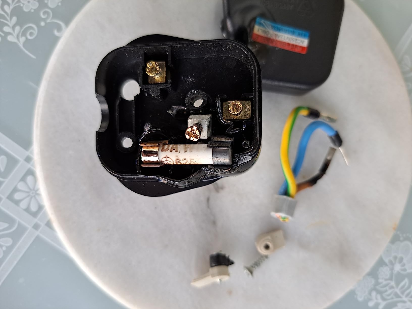 Maclean Energy MCE193 UK Netzstecker 13A 1 Stück
