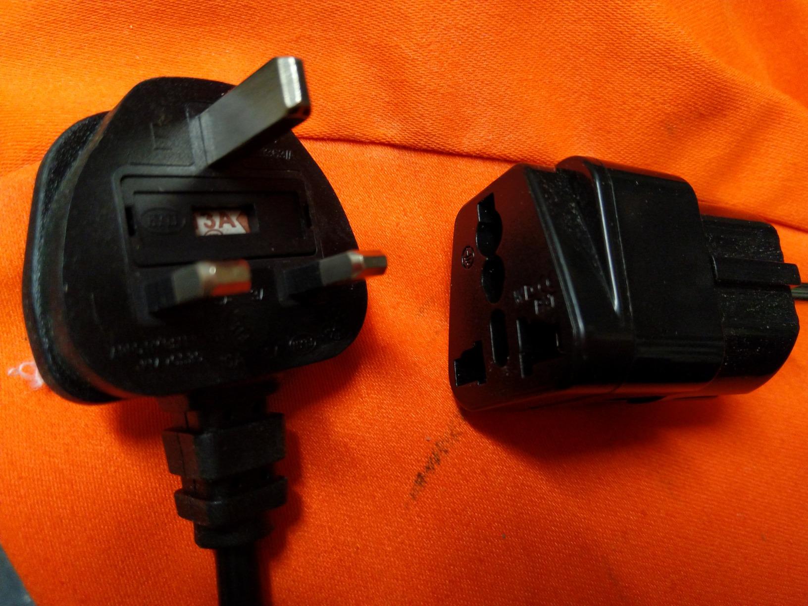Maclean Energy MCE155 Reiseadapter UK-EU Schuko 1 Stück