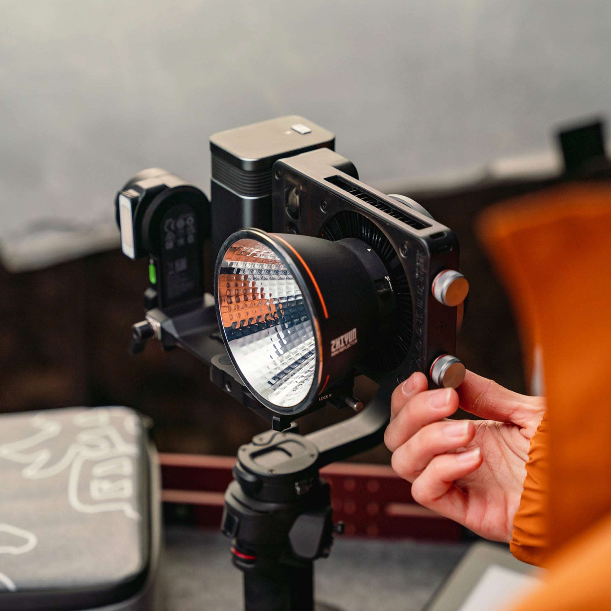 Zhiyun Molus X100 Videoleuchte 100W Standard EU 385g