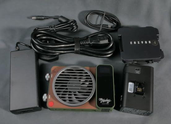 Zhiyun MOLUS X100 RGB Videoleuchte 100W schwarz Standard