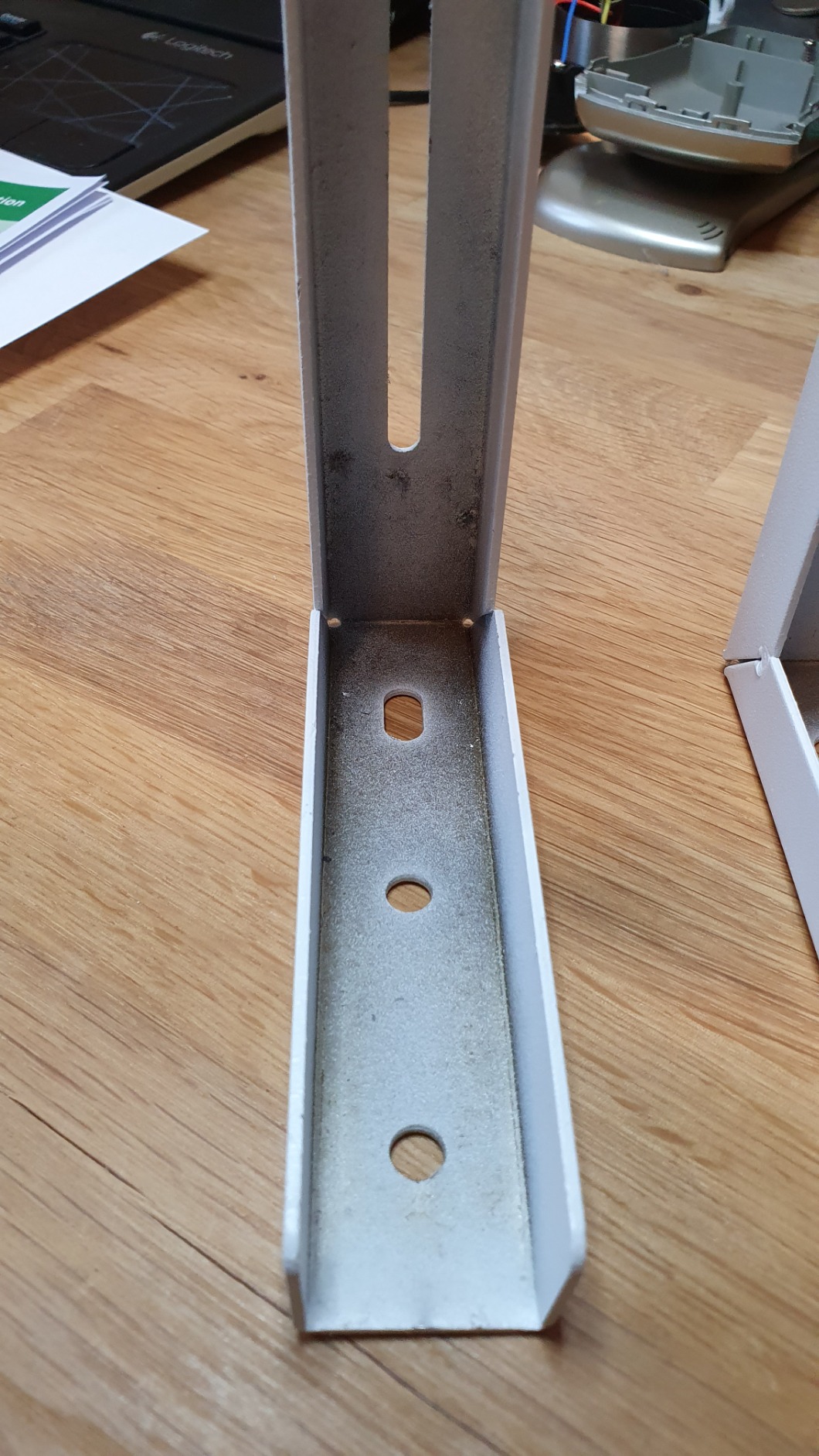 Maclean Brackets MC-923 Leinwand-Halterung Wand 25 kg verstellbar