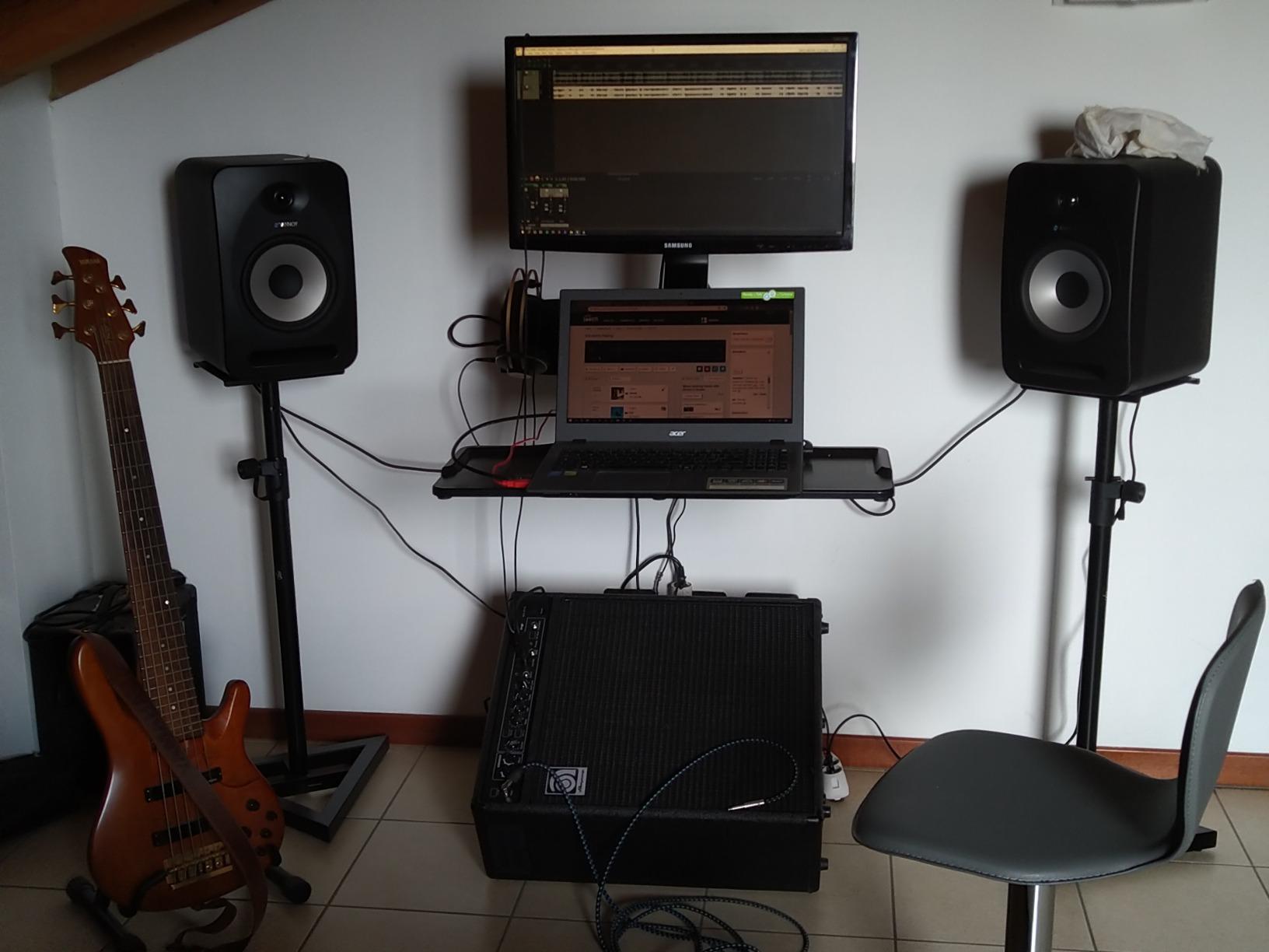 Maclean MC-838 Monitor Wandhalterung 17-32 Zoll 3-in-1 mit Tastaturablage