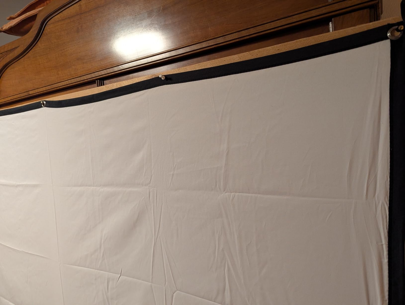 Maclean Brackets MC-980 Beamer-Leinwand 84 Zoll 16:9 faltbar