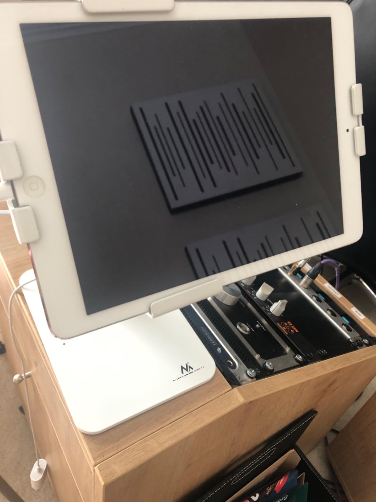 Maclean MC-468 Tablet Halterung Weiß 7,9-11 Zoll Tisch Wand