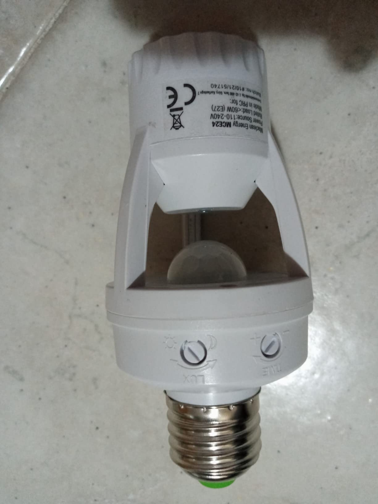 Maclean Energy MCE24 Lampenfassung E27 360° PIR weiß